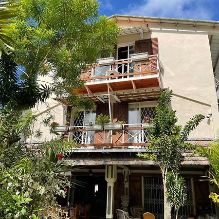 Chez Henri Hotel Pointe d'Esny Екстериор снимка